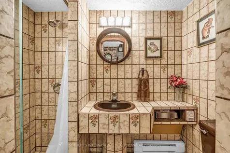 127 Heddington Avenue Toronto ON M5N 2K9
