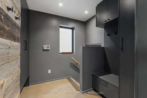 121 Sherwood Avenue Toronto ON M4P 2A6