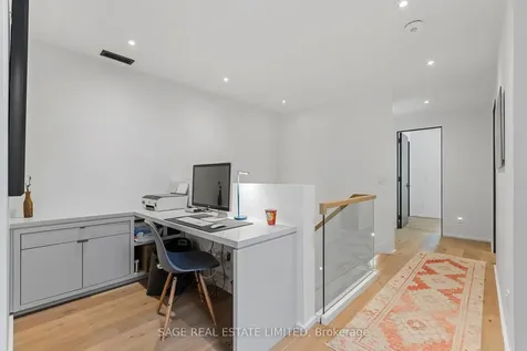 121 Sherwood Avenue Toronto ON M4P 2A6