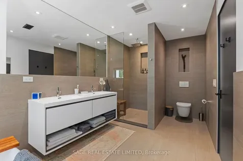 121 Sherwood Avenue Toronto ON M4P 2A6