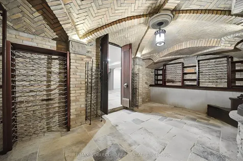 38 Glenrose Avenue Toronto ON M4T 1K4