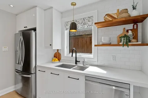 100 Sussex Avenue Toronto ON M5S 1K3