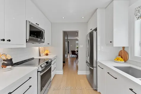 100 Sussex Avenue Toronto ON M5S 1K3