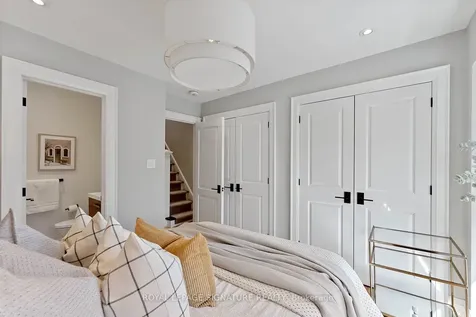 100 Sussex Avenue Toronto ON M5S 1K3