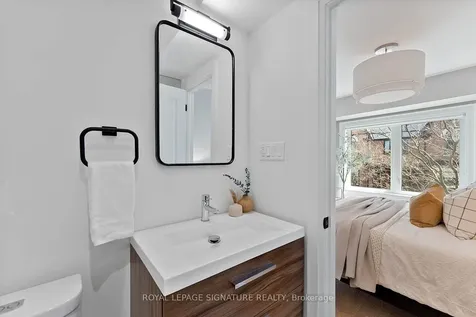 100 Sussex Avenue Toronto ON M5S 1K3