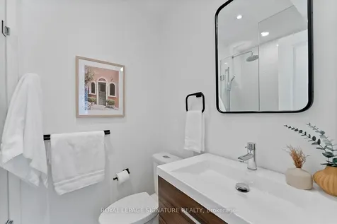 100 Sussex Avenue Toronto ON M5S 1K3
