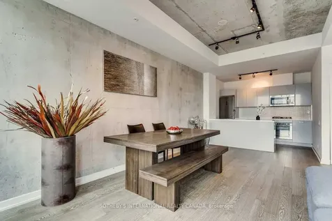 39 Brant Street Toronto ON M5V 0M8