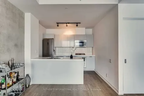 39 Brant Street Toronto ON M5V 0M8