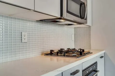 39 Brant Street Toronto ON M5V 0M8