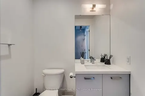 39 Brant Street Toronto ON M5V 0M8