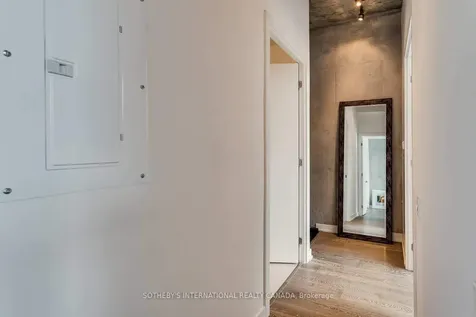 39 Brant Street Toronto ON M5V 0M8