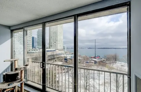 33 Harbour Square Toronto ON M5J 2G2
