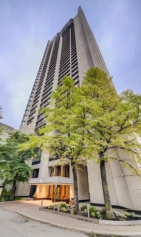 33 Harbour Square Toronto ON M5J 2G2