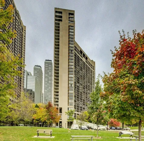 33 Harbour Square Toronto ON M5J 2G2