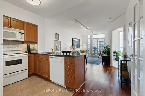 19 Barberry Place Toronto ON M2K 3E3