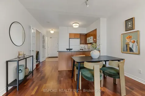 19 Barberry Place Toronto ON M2K 3E3