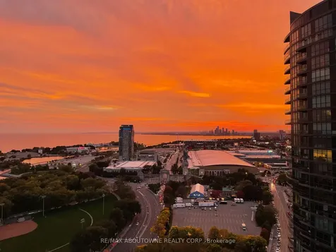 215 Fort York Boulevard Toronto ON M5V 4A2