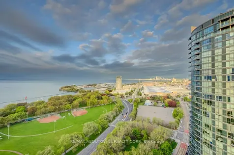 215 Fort York Boulevard Toronto ON M5V 4A2