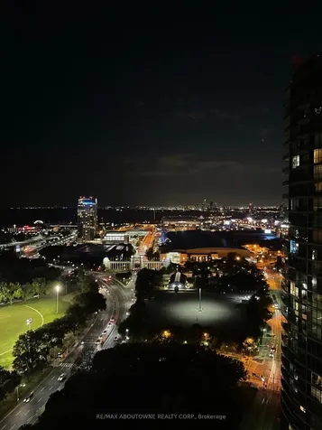 215 Fort York Boulevard Toronto ON M5V 4A2