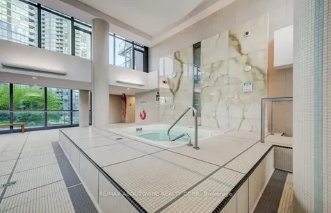 215 Fort York Boulevard Toronto ON M5V 4A2