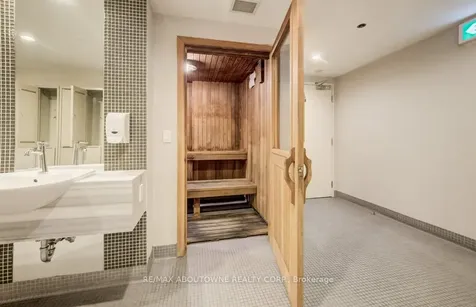 215 Fort York Boulevard Toronto ON M5V 4A2
