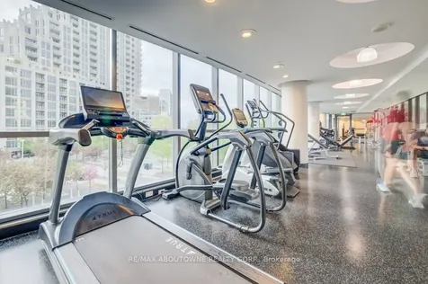 215 Fort York Boulevard Toronto ON M5V 4A2