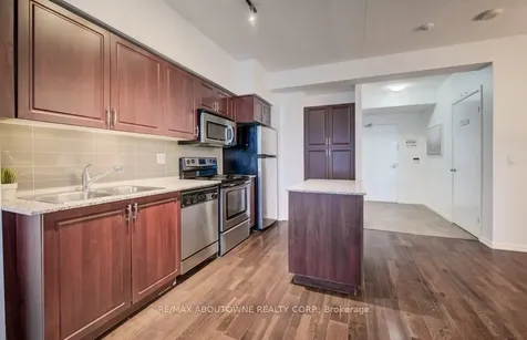 215 Fort York Boulevard Toronto ON M5V 4A2