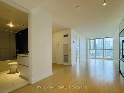 75 Queens Wharf Road Toronto ON M5V 0J8