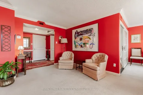 900 Yonge Street Toronto ON M4W 3P5