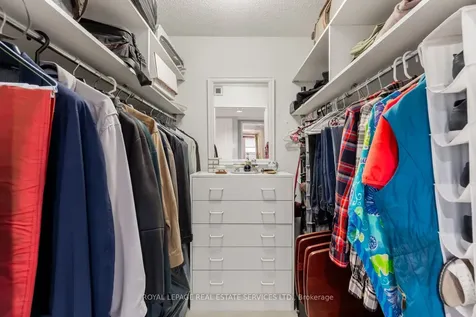 900 Yonge Street Toronto ON M4W 3P5