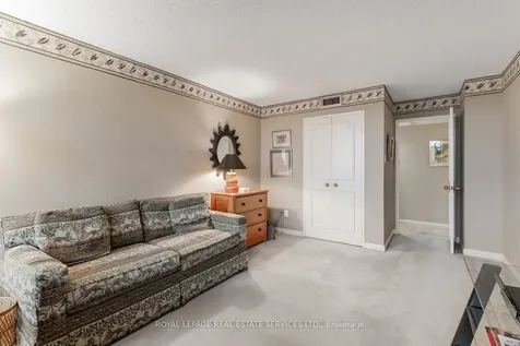 900 Yonge Street Toronto ON M4W 3P5