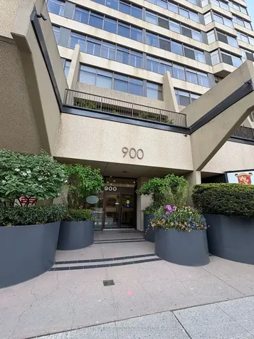 900 Yonge Street Toronto ON M4W 3P5