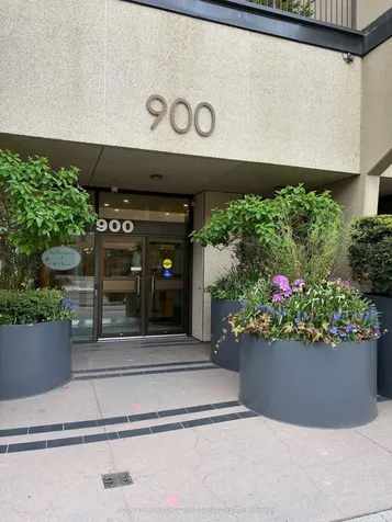 900 Yonge Street Toronto ON M4W 3P5