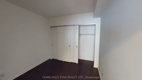 1 Bloor Street E Toronto ON M4W 0A8