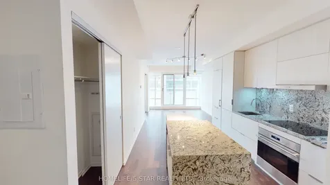 1 Bloor Street E Toronto ON M4W 0A8