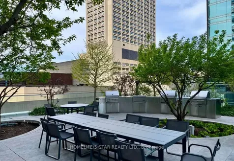 1 Bloor Street E Toronto ON M4W 0A8
