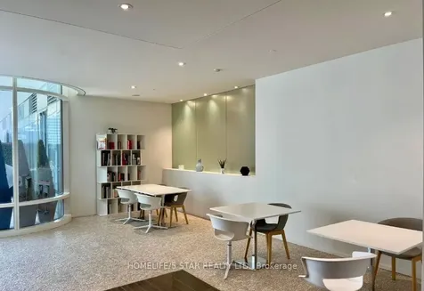 1 Bloor Street E Toronto ON M4W 0A8