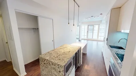 1 Bloor Street E Toronto ON M4W 0A8
