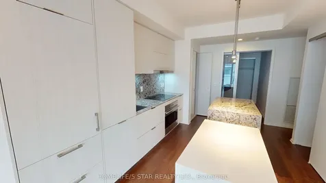 1 Bloor Street E Toronto ON M4W 0A8