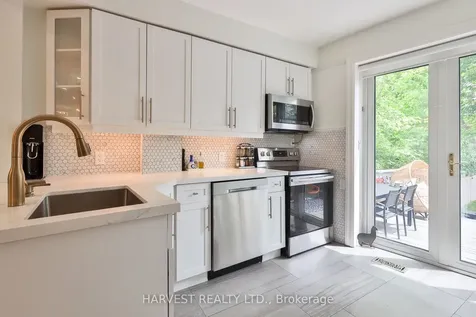 109 Helendale Avenue Toronto ON M4R 1C6