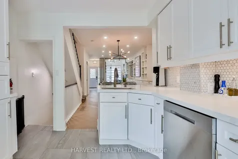 109 Helendale Avenue Toronto ON M4R 1C6