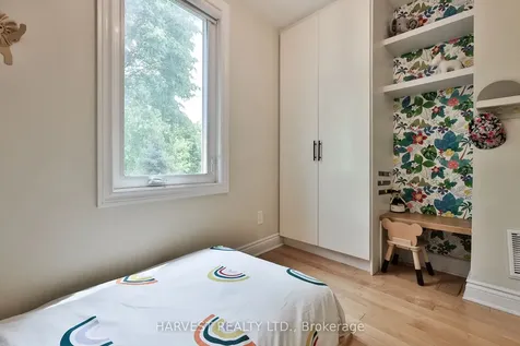 109 Helendale Avenue Toronto ON M4R 1C6