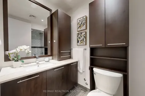 533 Richmond Street W Toronto ON M5V 3Y1