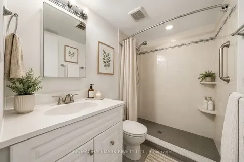 40 Homewood Avenue Toronto ON M4Y 2K2