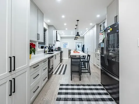 74 Montrose Avenue Toronto ON M6J 2T7