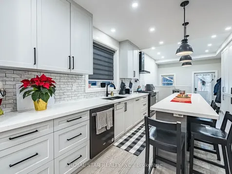 74 Montrose Avenue Toronto ON M6J 2T7