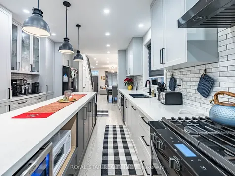 74 Montrose Avenue Toronto ON M6J 2T7