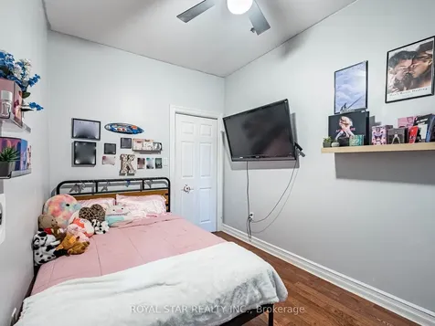74 Montrose Avenue Toronto ON M6J 2T7