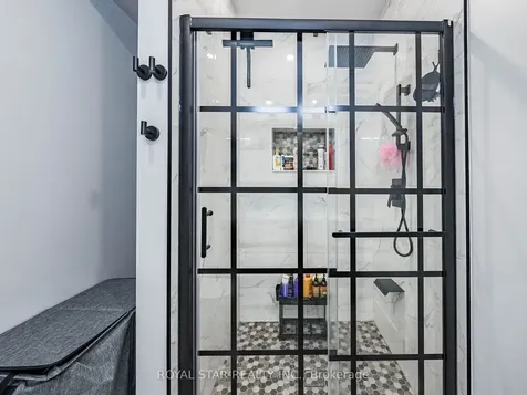 74 Montrose Avenue Toronto ON M6J 2T7
