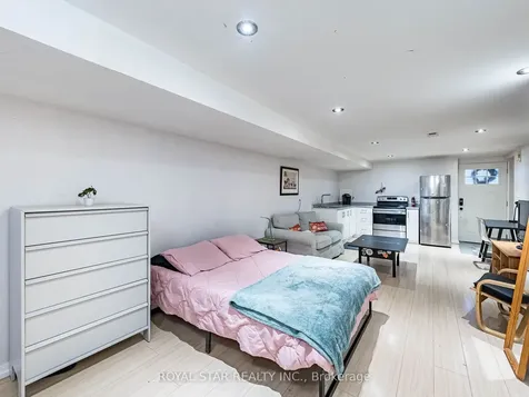 74 Montrose Avenue Toronto ON M6J 2T7